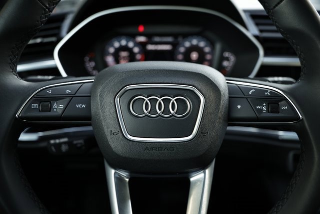 Certified 2025 Audi Q3 2.0T Premium w/ Convenience Package image 32