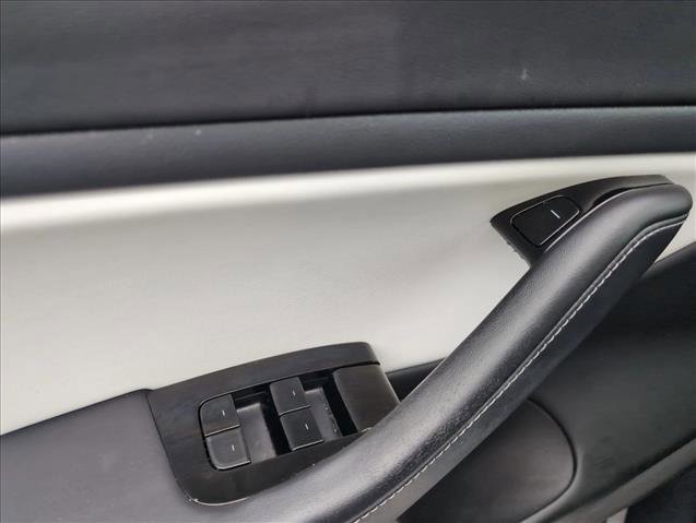 Used 2018 Tesla Model 3 Long Range image 15