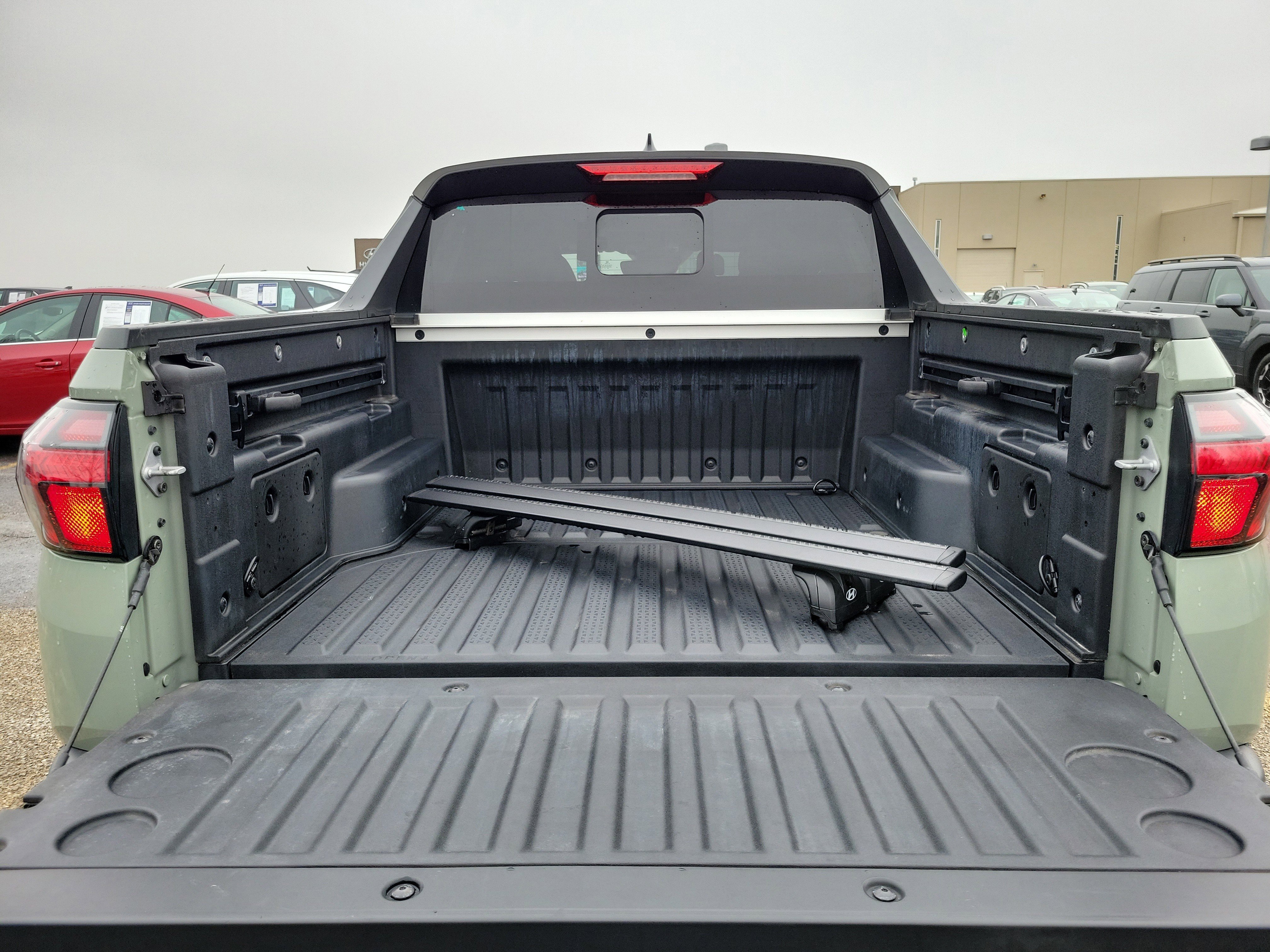 Used 2022 Hyundai Santa Cruz Limited image 8