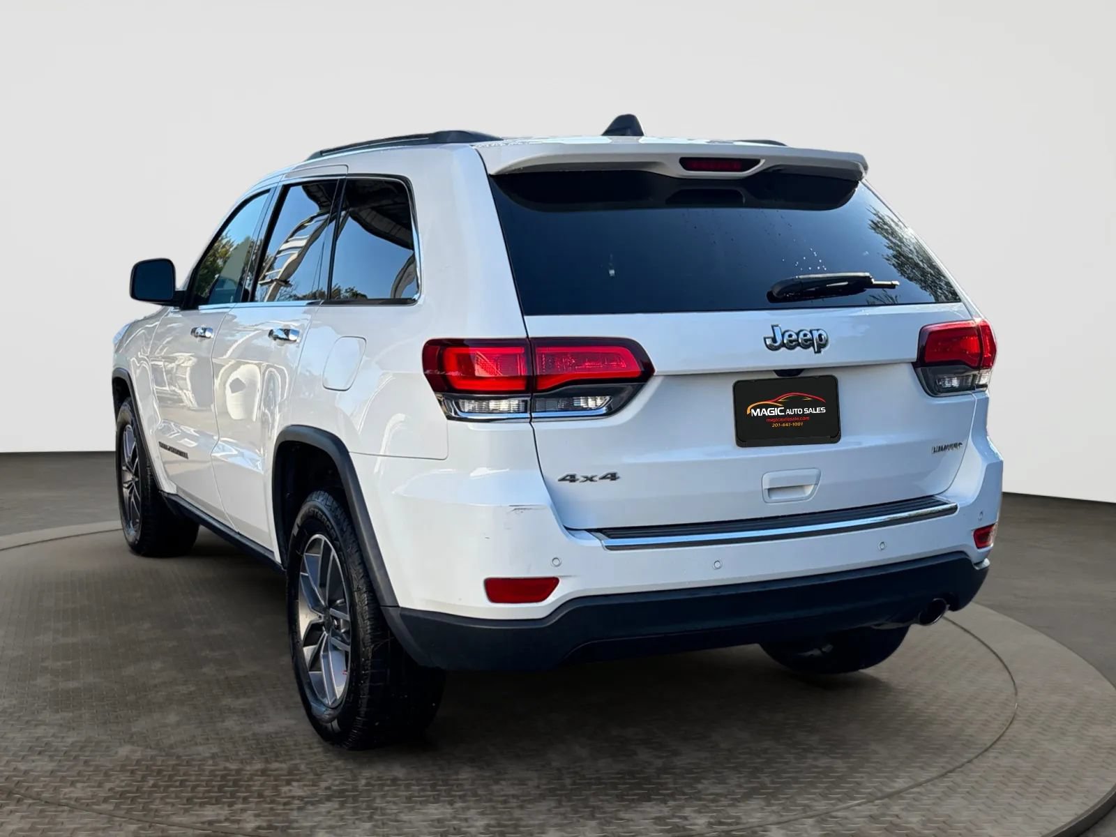 Used 2020 Jeep Grand Cherokee Limited AWD/4WD image 8