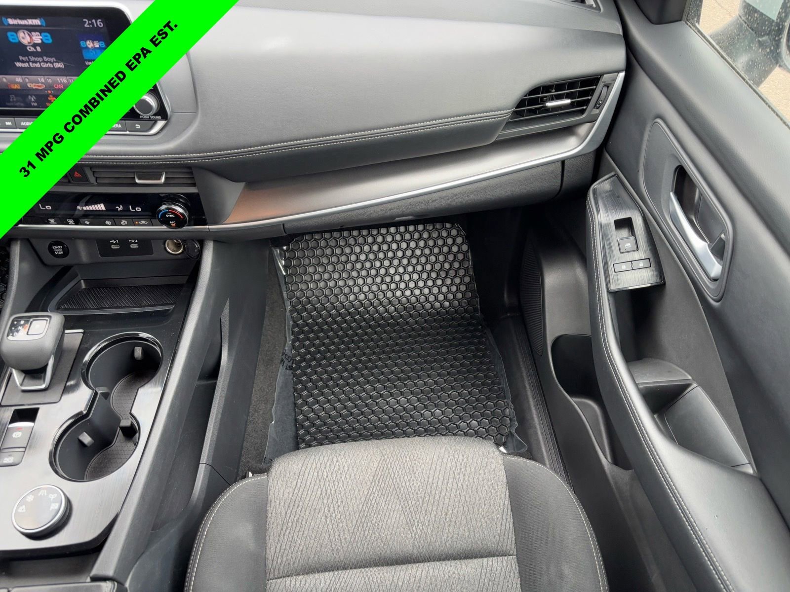Used 2025 Nissan Rogue SV AWD/4WD image 15