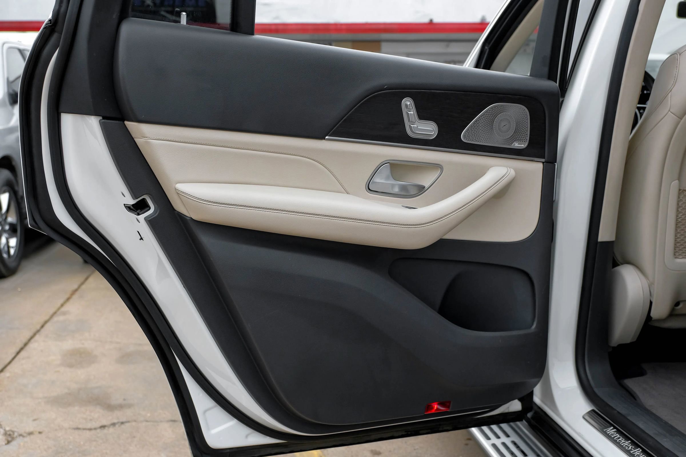 Used 2020 Mercedes-Benz GLS 450 4MATIC image 53