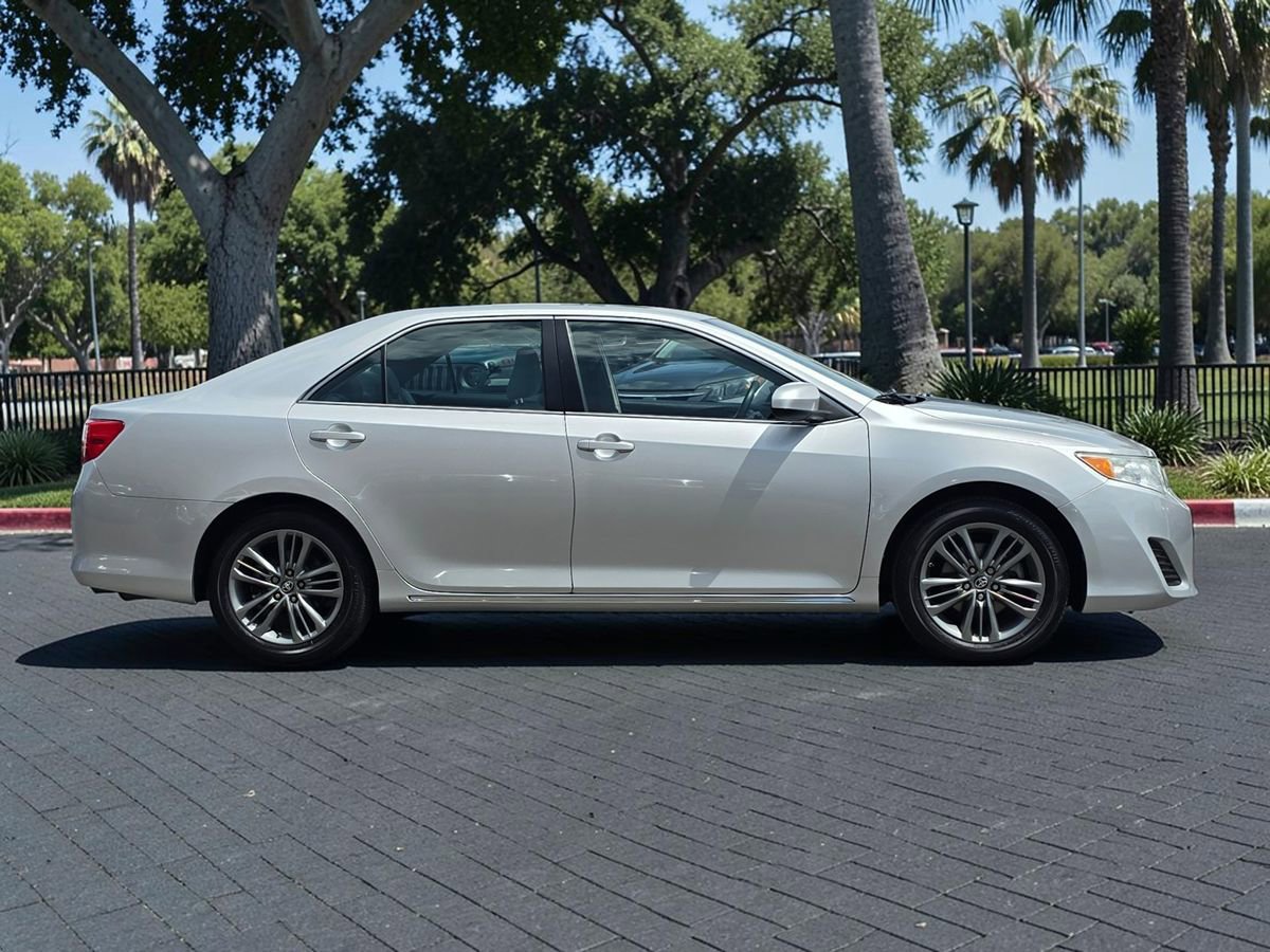 Used 2014 Toyota Camry LE FWD image 8