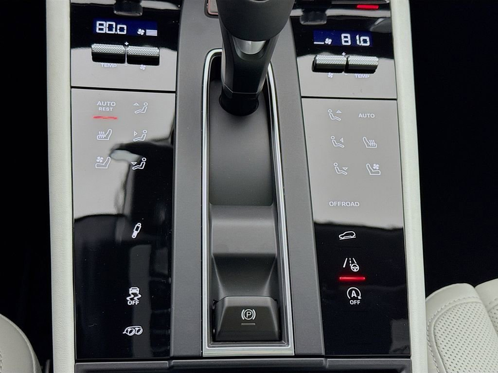 New 2026 Porsche Macan Turbo image 23