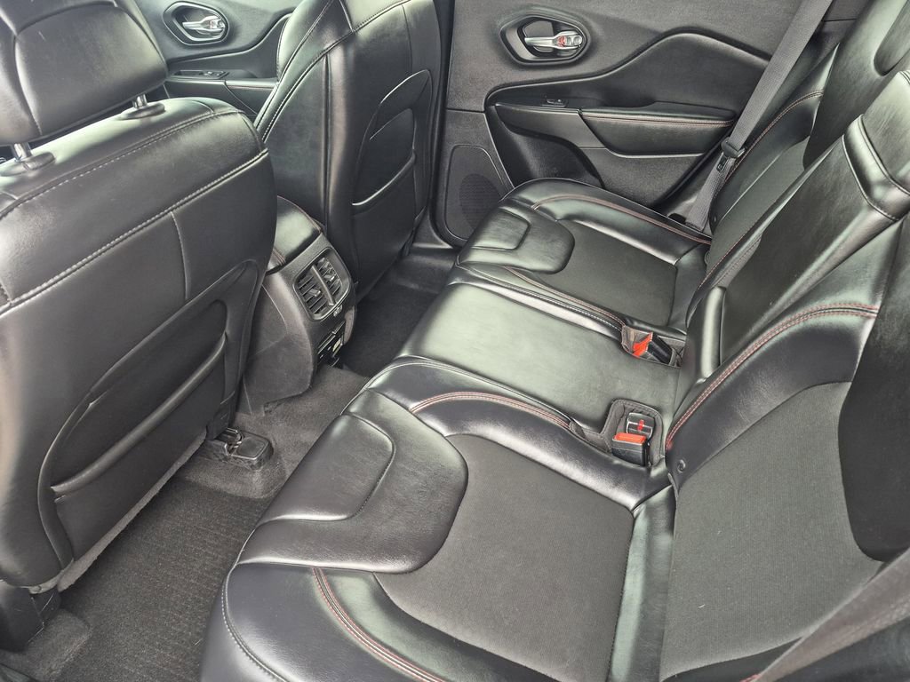 Used 2019 Jeep Cherokee Trailhawk w/ Cold Weather Group image 13