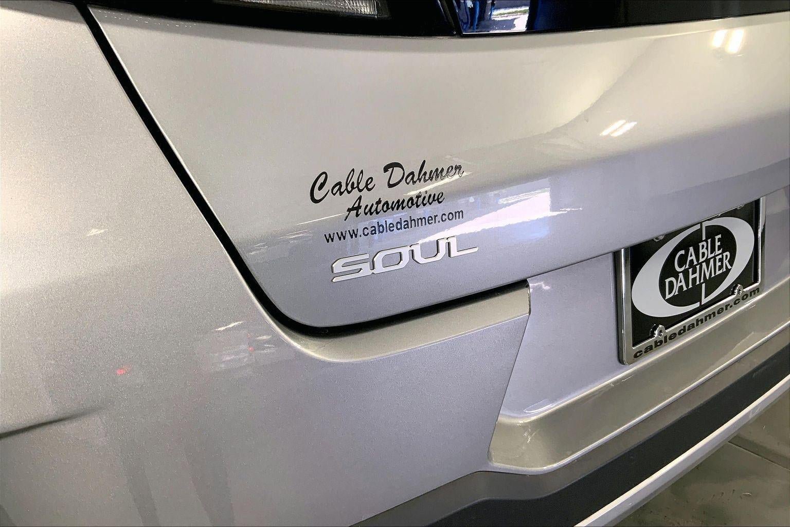 Used 2025 Kia Soul LX FWD image 8