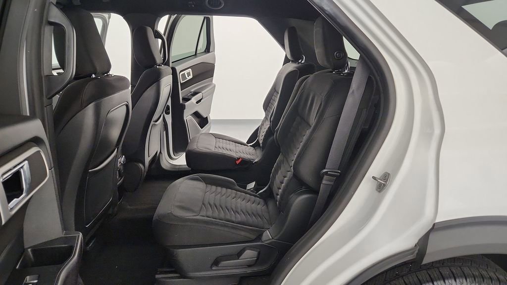 Used 2020 Ford Explorer XLT w/ Comfort Package AWD/4WD image 16