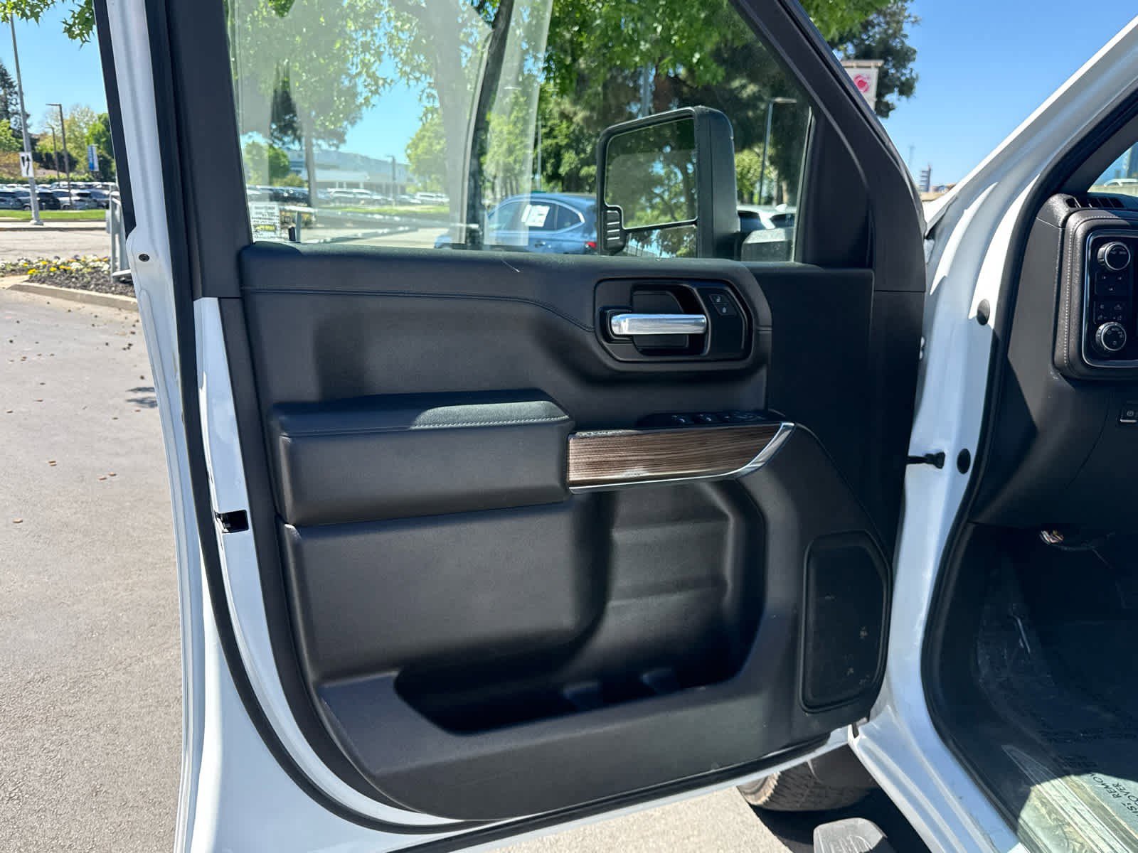 Used 2023 Chevrolet Silverado 2500 LT w/ Convenience Package image 24