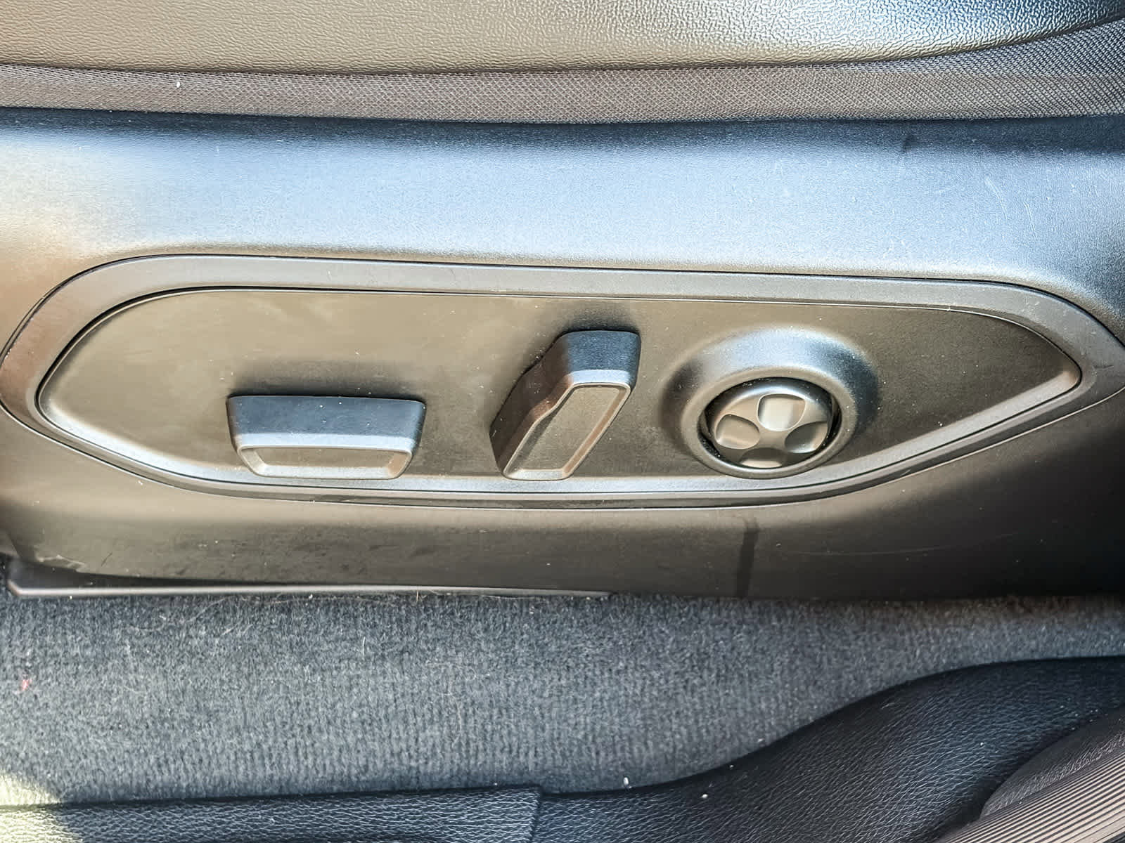 Used 2024 Jeep Grand Cherokee Limited w/ Luxury Tech Group II image 20