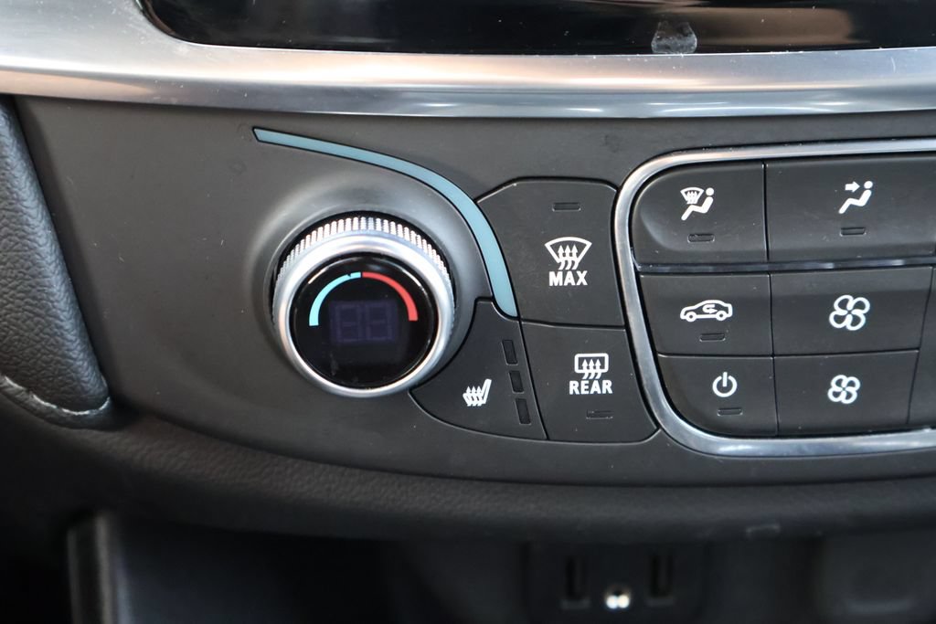 Used 2023 Chevrolet Traverse LT FWD image 23