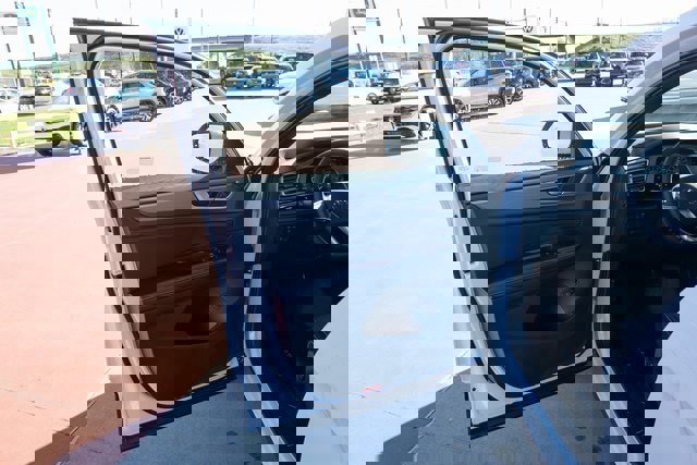 New 2026 Volkswagen Atlas Cross Sport SE image 11