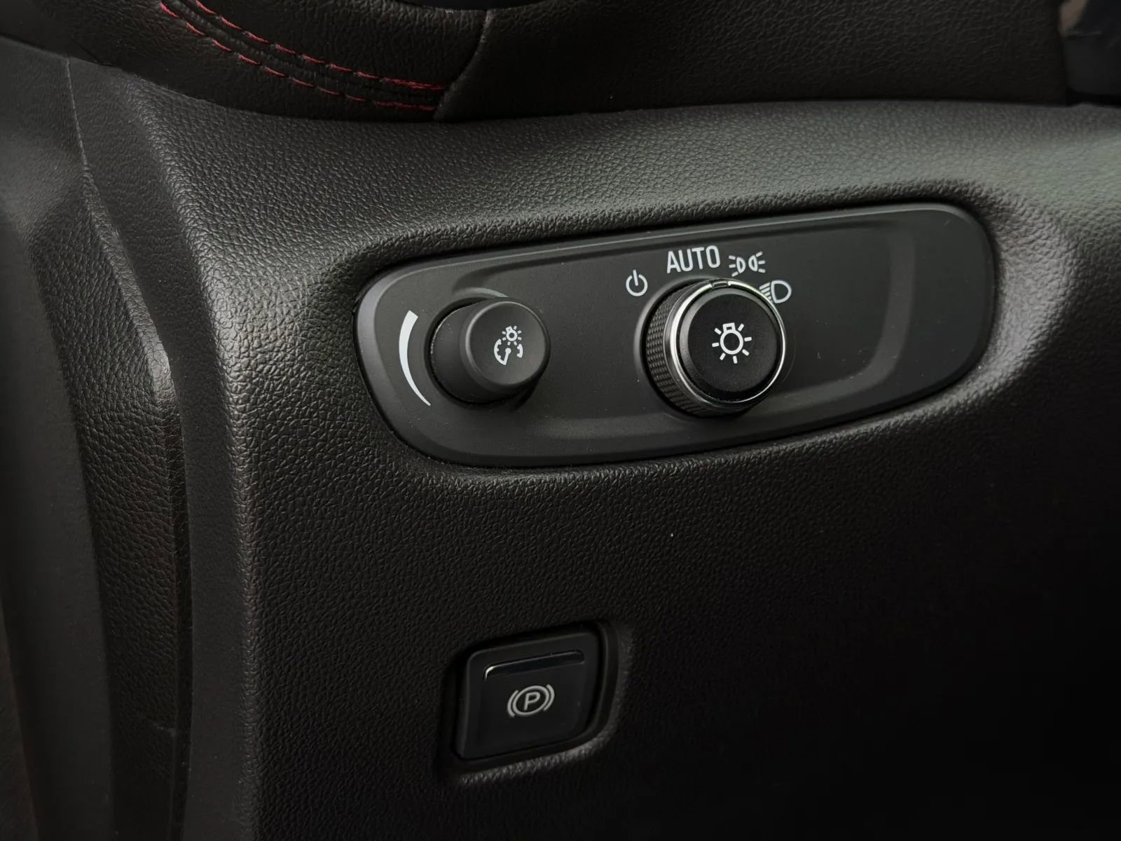 Used 2023 Chevrolet Blazer RS w/ Driver Confidence II Package image 30