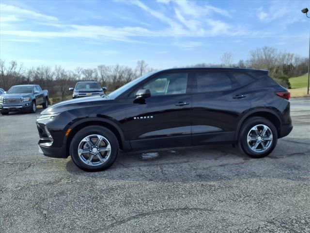Used 2025 Chevrolet Blazer LT FWD image 31
