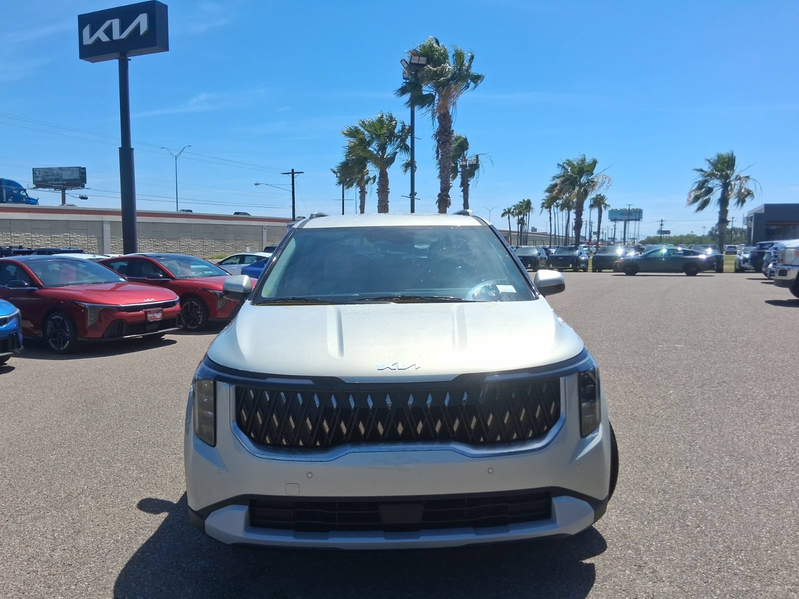 New 2026 Kia Carnival EX FWD image 2