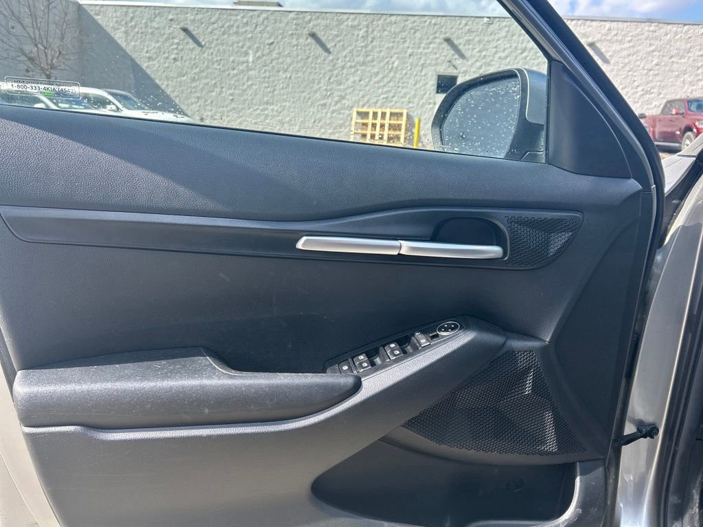 Used 2024 Kia Seltos LX image 11