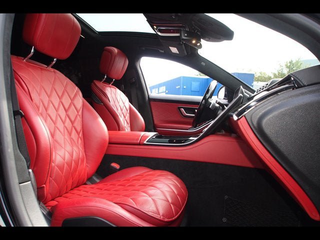 Used 2022 Mercedes-Benz S 580 4MATIC Sedan w/ AMG Line Package image 11