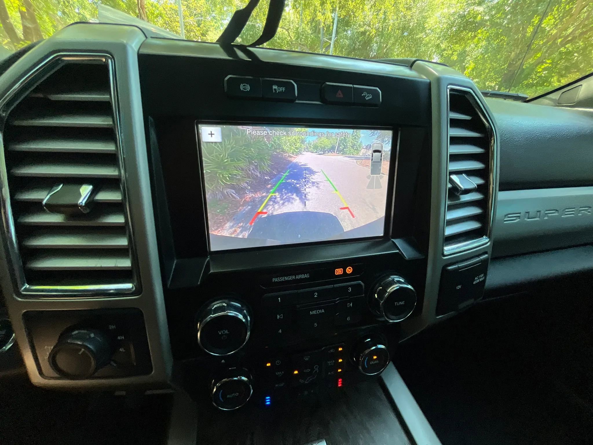 Used 2017 Ford F250 Lariat w/ Lariat Ultimate Package AWD/4WD image 26