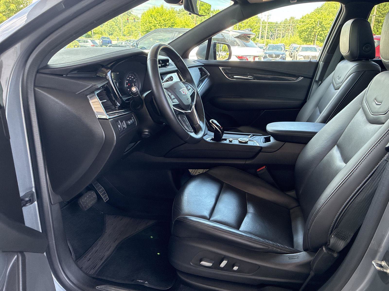 Used 2022 Cadillac XT5 Premium Luxury w/ Technology Package AWD/4WD image 10