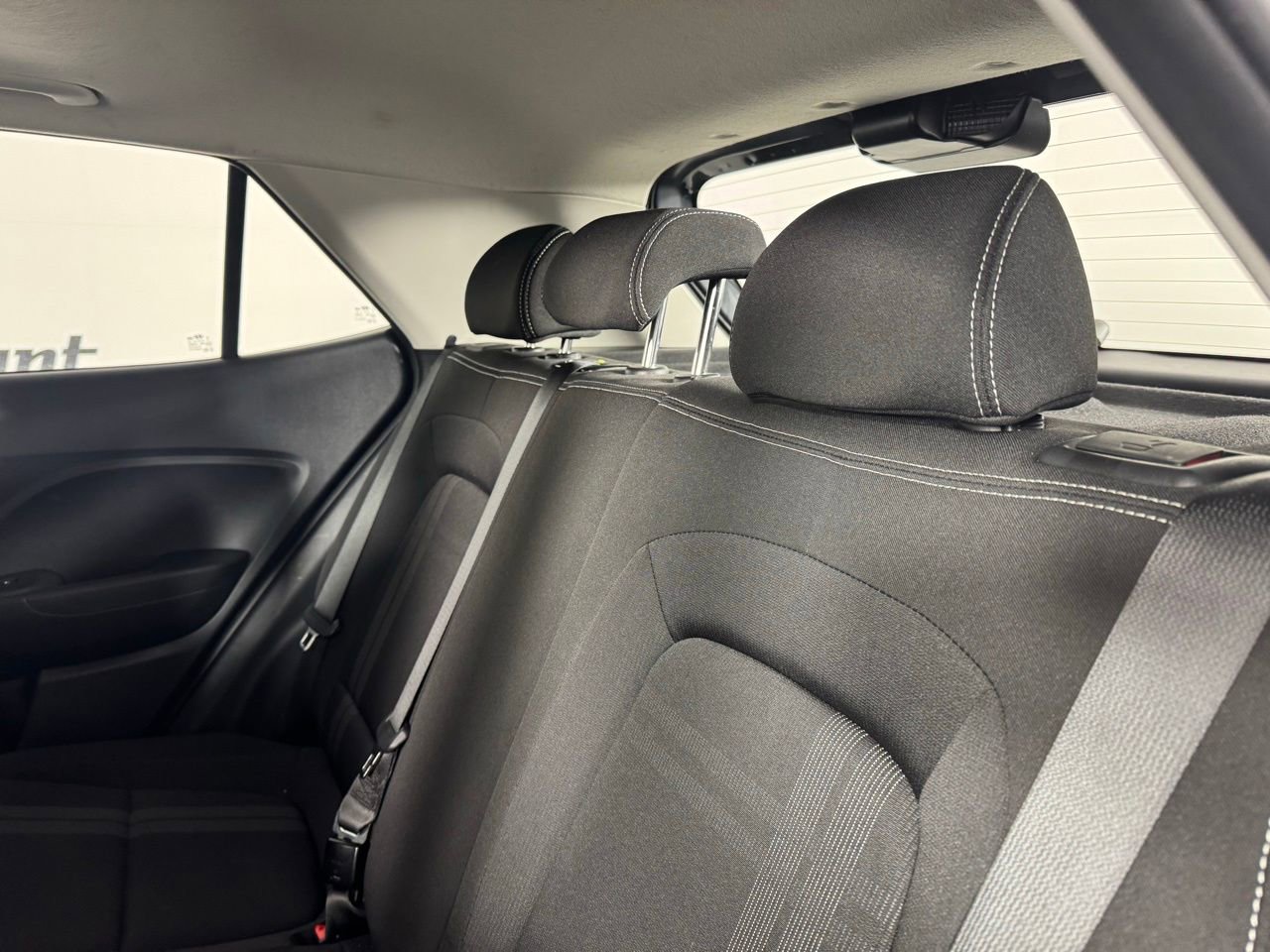 Used 2025 Hyundai Venue SEL image 24