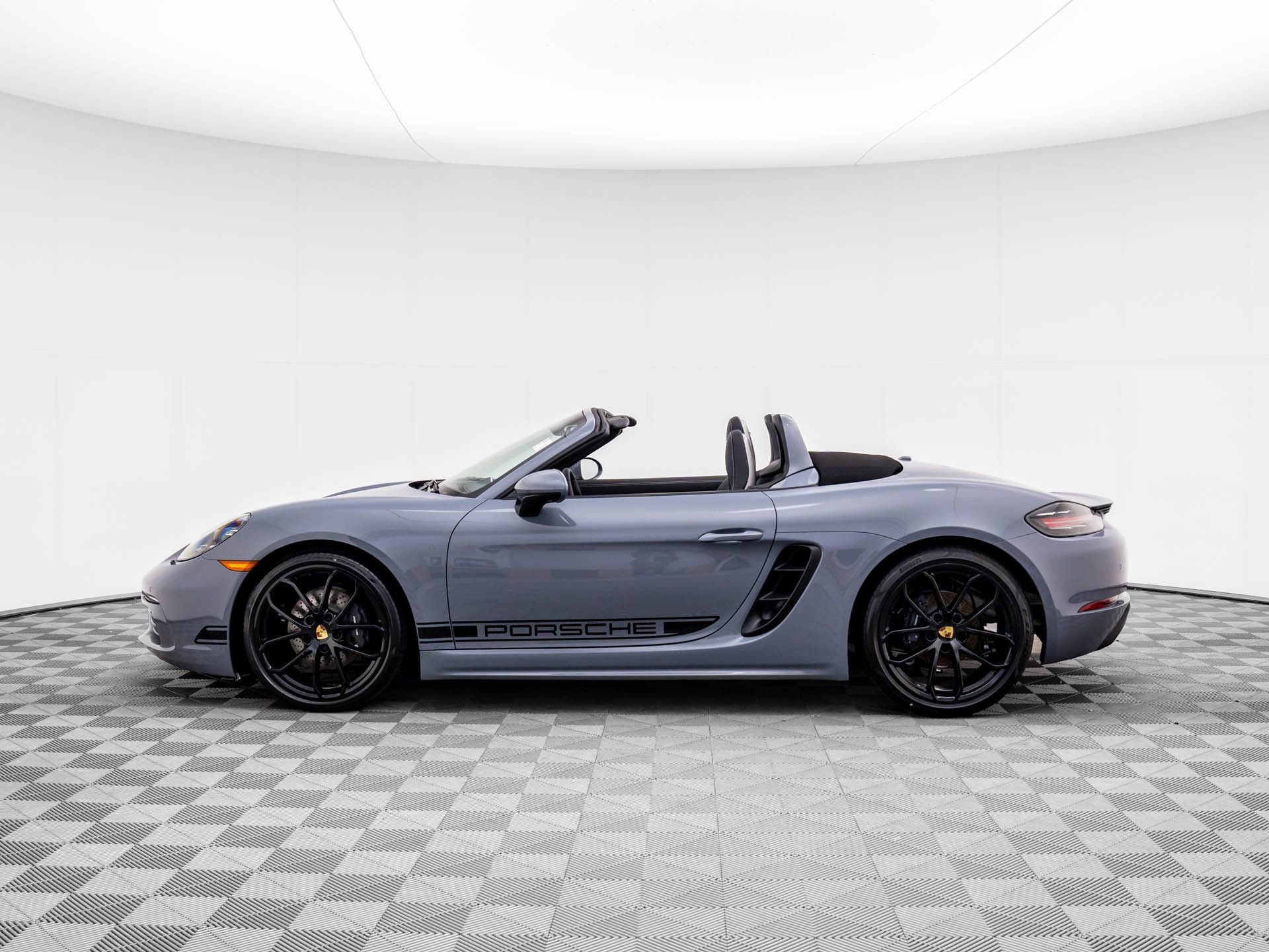 New 2025 Porsche 718 Boxster image 2