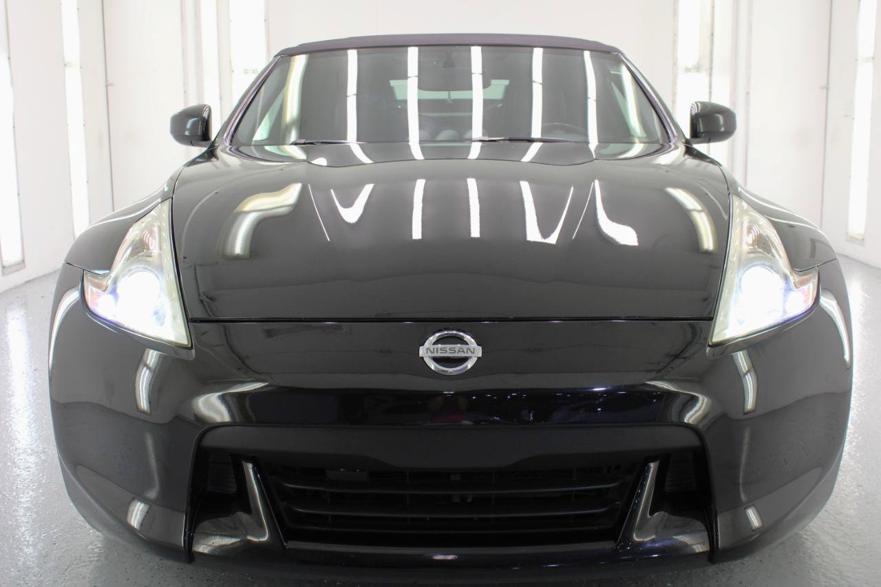 Used 2010 Nissan 370Z Touring w/ Sport Pkg RWD image 25