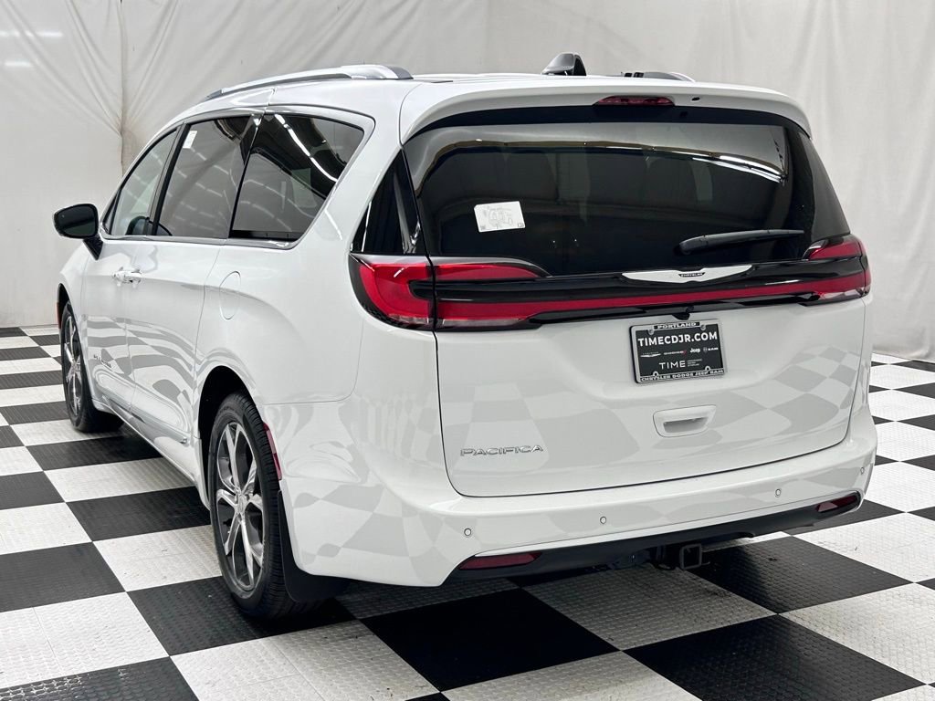 New 2026 Chrysler Pacifica Pinnacle w/ Trailer Tow Group image 4
