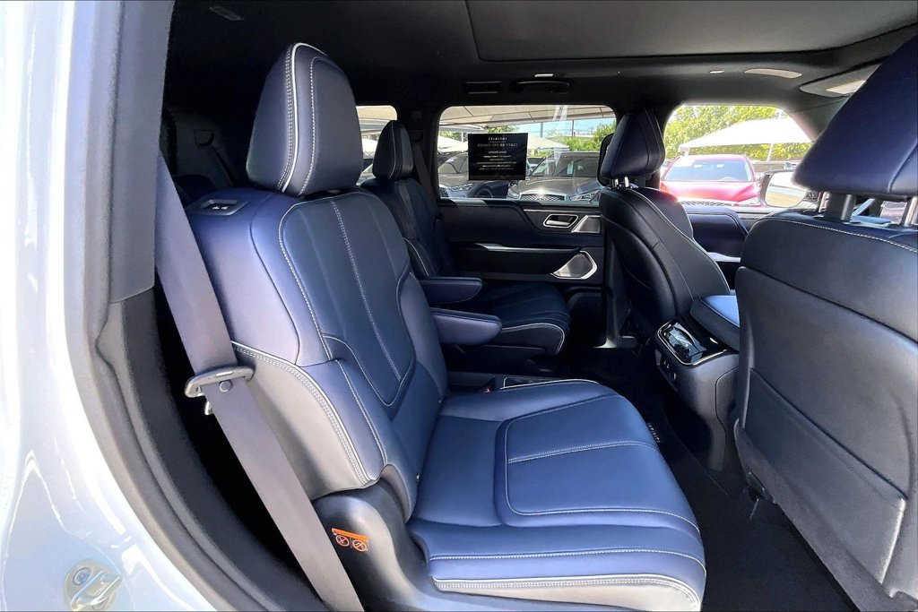 Used 2026 INFINITI QX80 4WD w/ Sport Exterior Package image 36