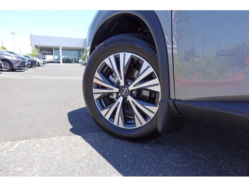 Used 2022 Nissan Rogue SV FWD image 8