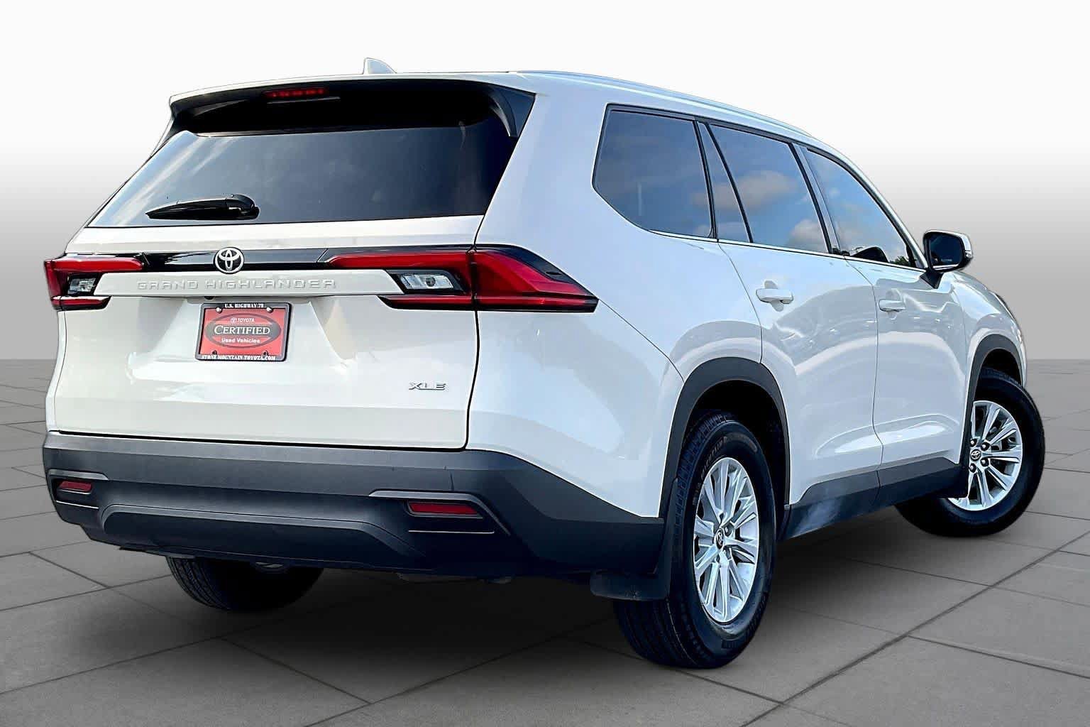 Used 2024 Toyota Grand Highlander FWD image 13