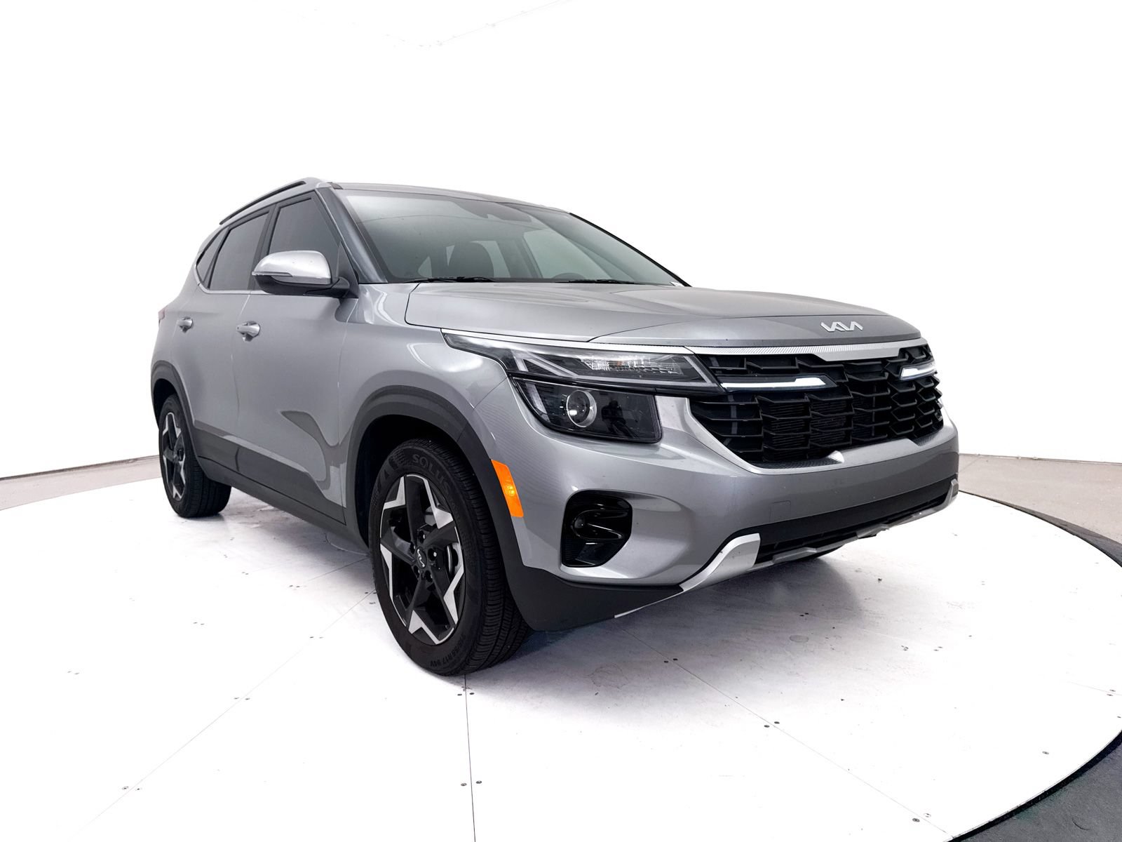 Certified 2024 Kia Seltos EX FWD image 11