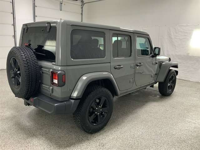 Used 2023 Jeep Wrangler Altitude image 5