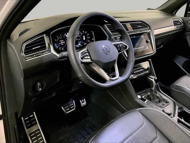 Used 2024 Volkswagen Tiguan SEL R-Line AWD/4WD image 12