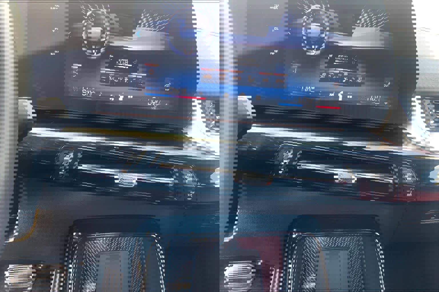 Used 2025 BMW X2 xDrive28i AWD/4WD image 33