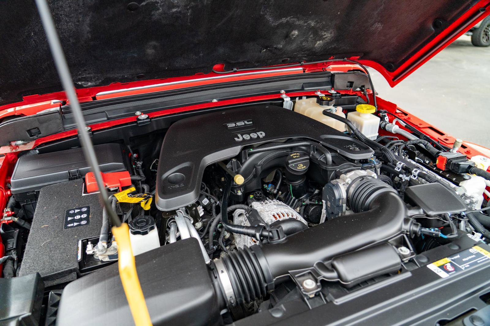 Used 2021 Jeep Gladiator Sport AWD/4WD image 28