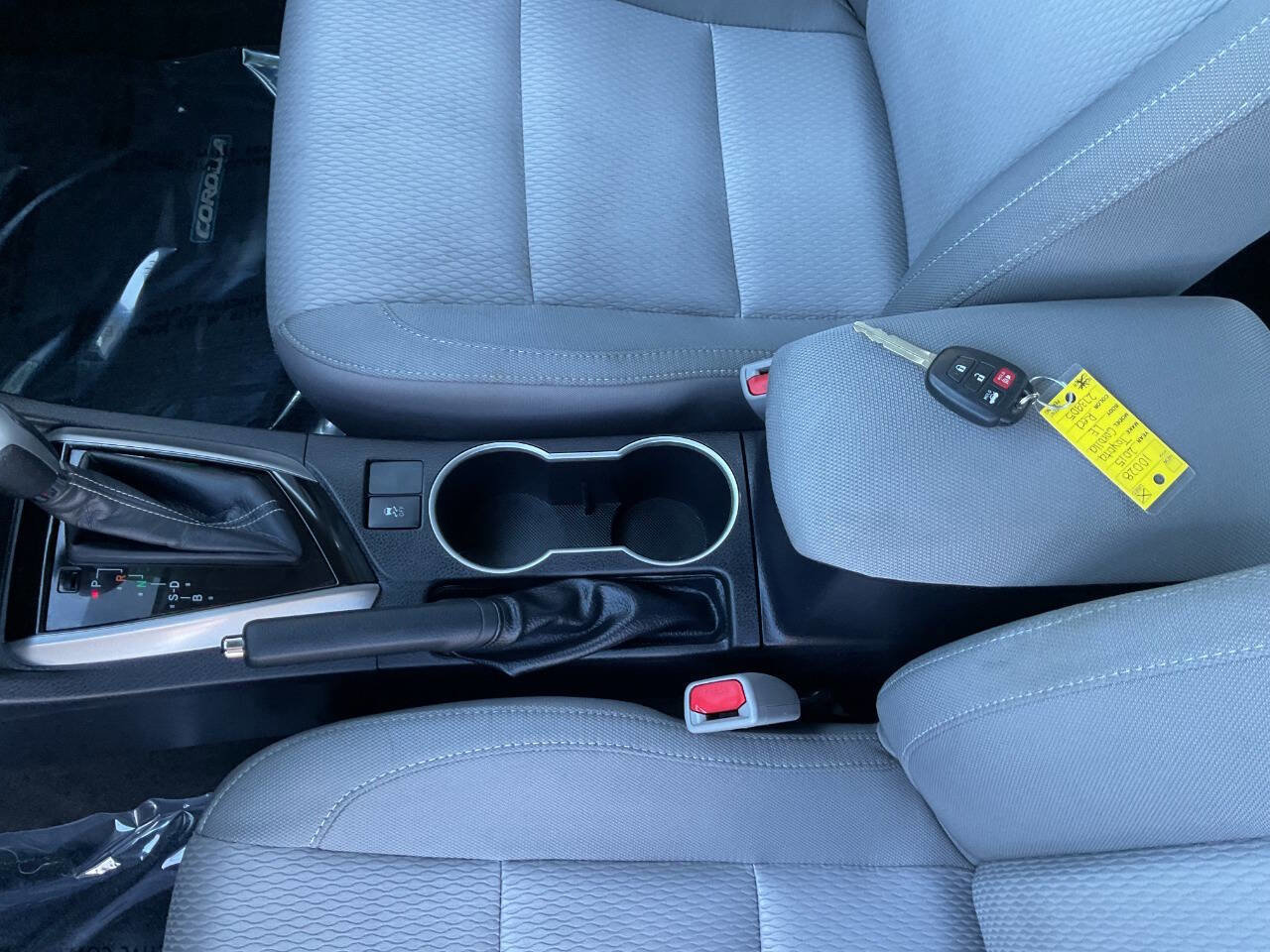 Used 2015 Toyota Corolla LE image 24