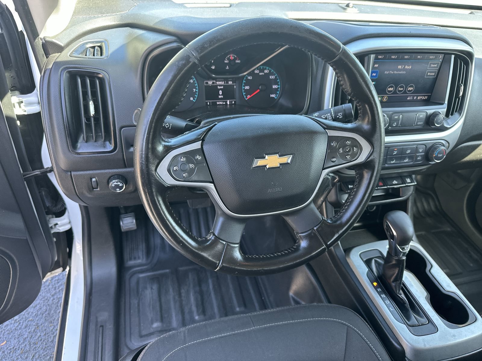 Used 2022 Chevrolet Colorado LT w/ Fleet Safety Package image 17
