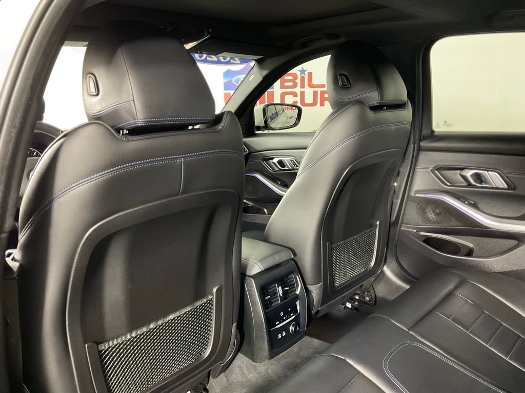 Used 2020 BMW 330i Sedan w/ M Sport Package image 15