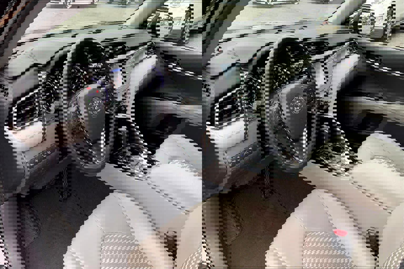 Used 2019 Toyota Camry SE image 17