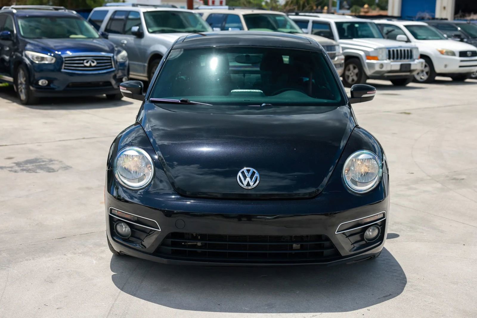 Used 2014 Volkswagen Beetle R-Line image 11