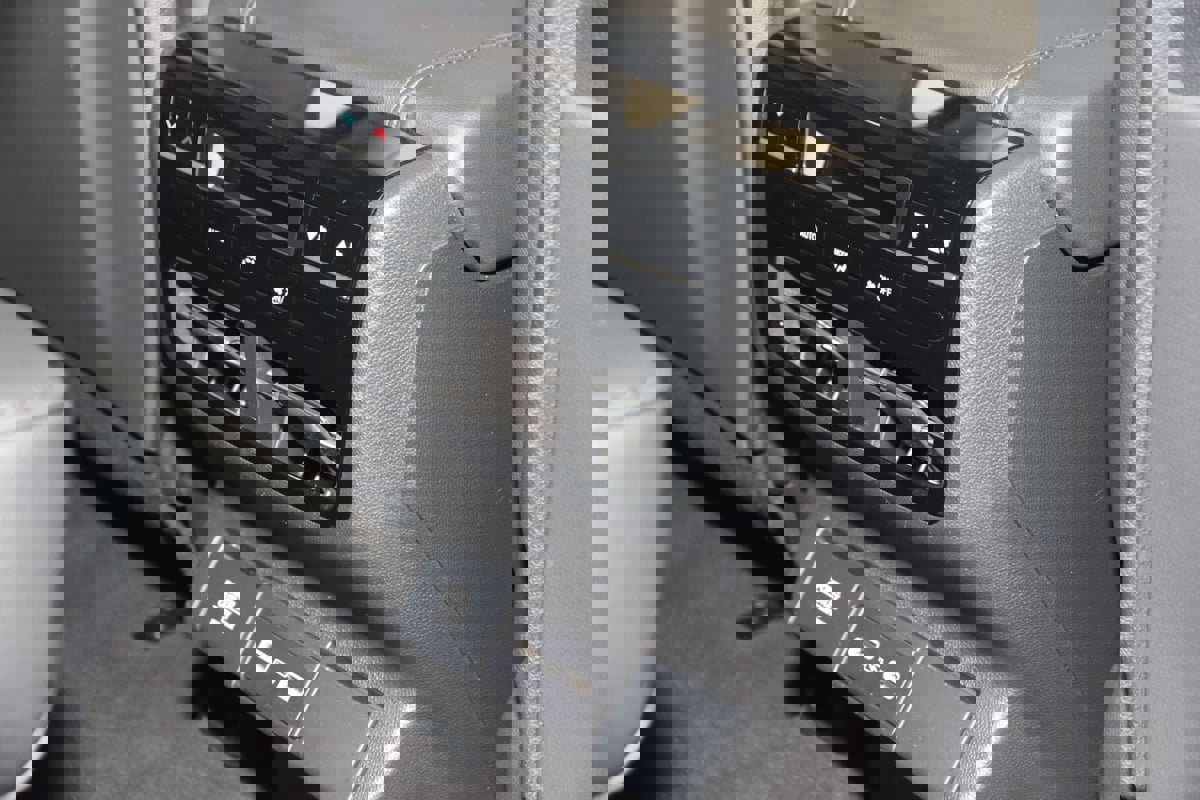 Used 2023 Acura MDX SH-AWD image 15