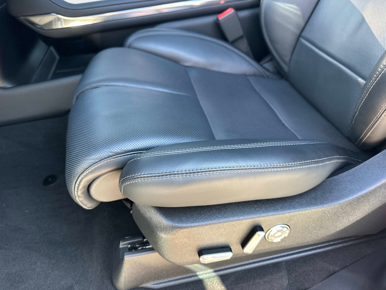 Used 2025 Lincoln Navigator Reserve w/ Jet Appearance Package image 21