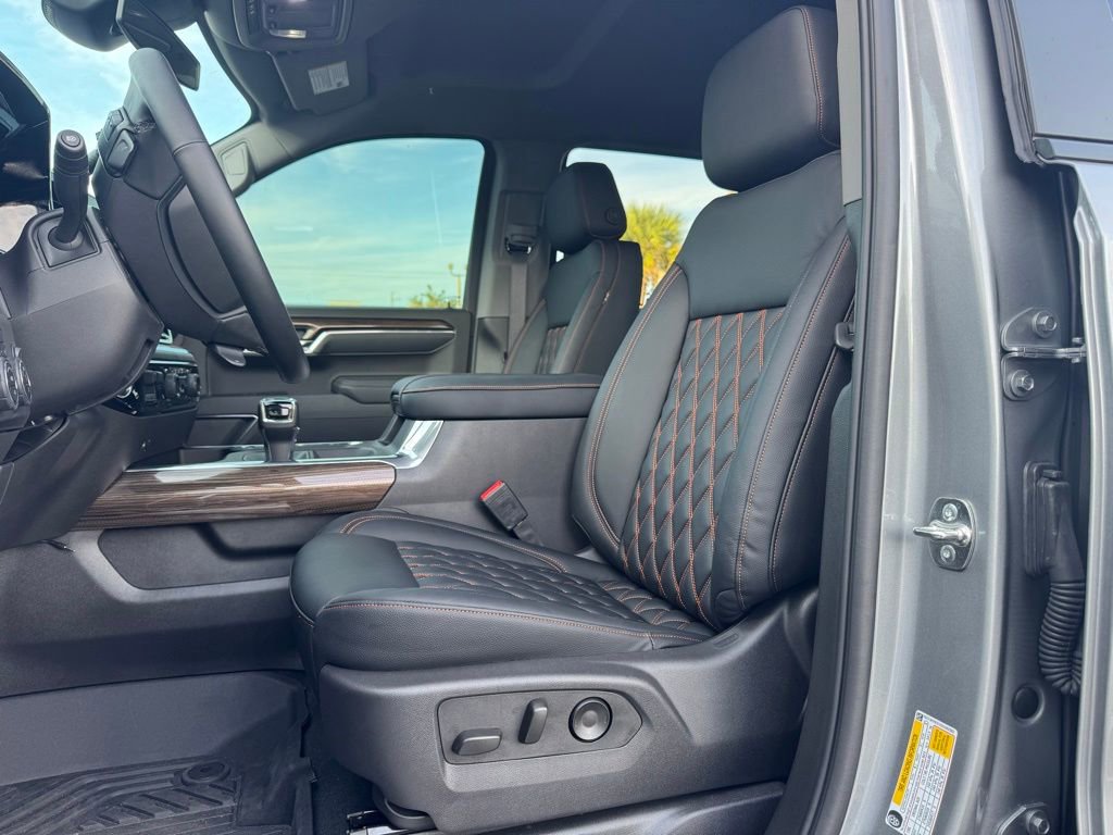 Used 2025 Chevrolet Silverado 1500 LT Trail Boss AWD/4WD image 7