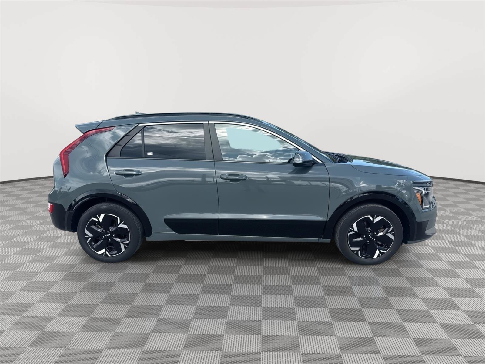Used 2023 Kia Niro Wind FWD image 4