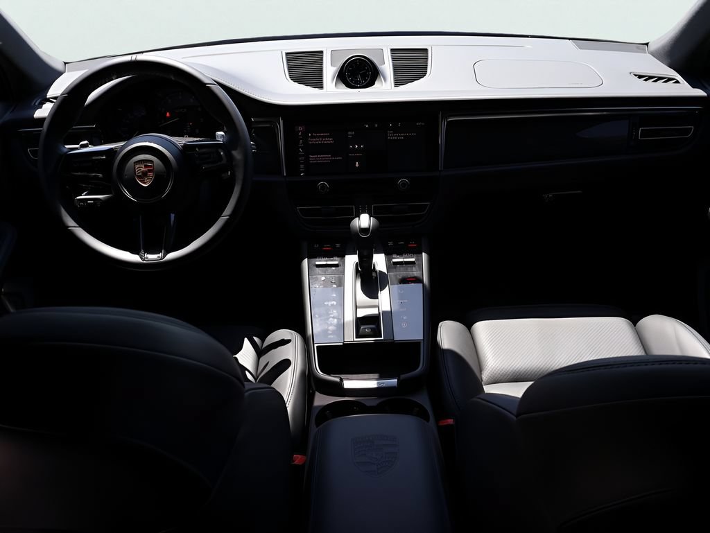 Certified 2025 Porsche Macan GTS AWD/4WD image 20