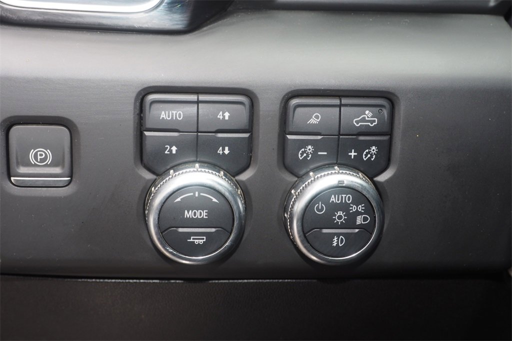 Used 2024 GMC Sierra 3500 Denali w/ Denali Reserve Package image 13