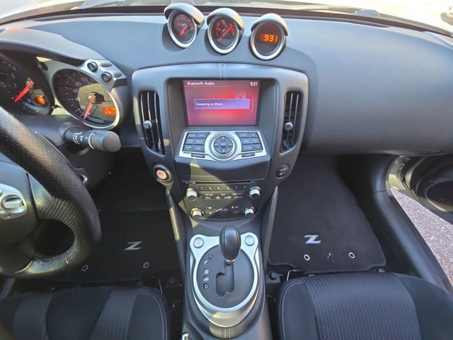 Used 2017 Nissan 370Z w/ Sport Package image 19