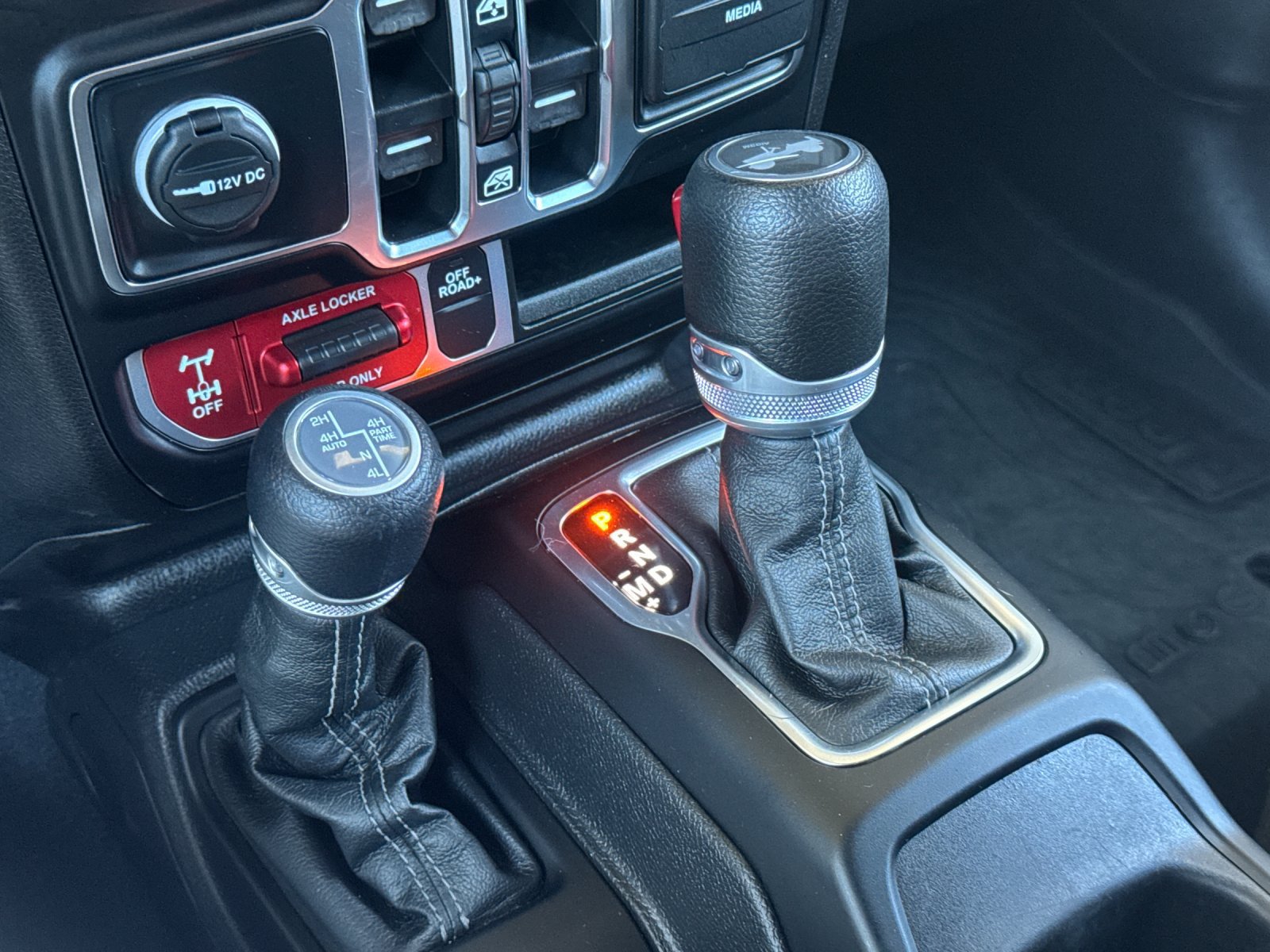 Used 2024 Jeep Wrangler Unlimited AWD/4WD image 25
