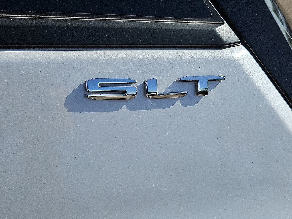 Used 2022 GMC Terrain SLT FWD image 15