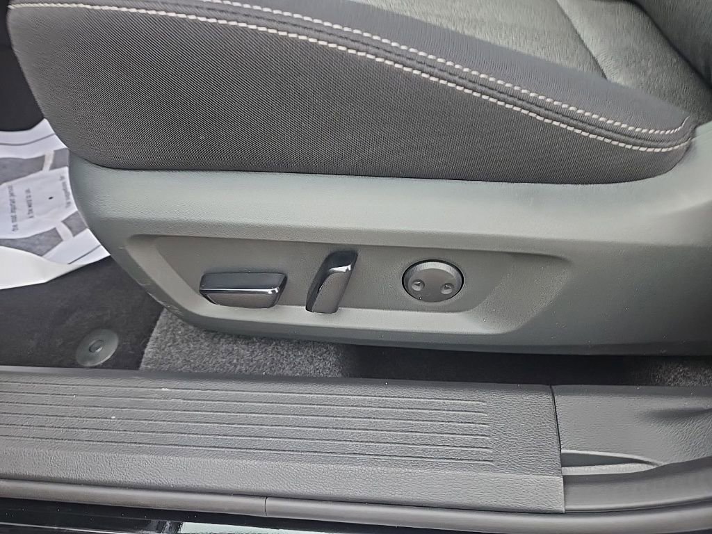 New 2026 Nissan Rogue SV w/ Cold Weather Package AWD/4WD image 12