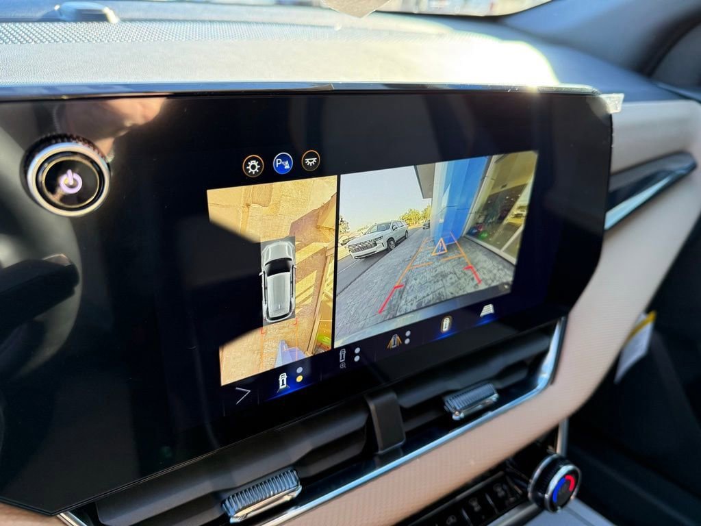New 2026 Chevrolet Equinox ACTIV w/ Convenience Package III FWD image 20
